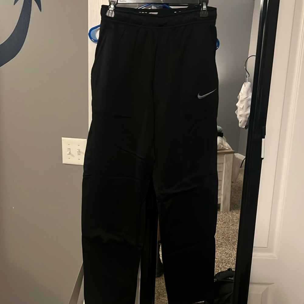 Size small Nike sweat pants